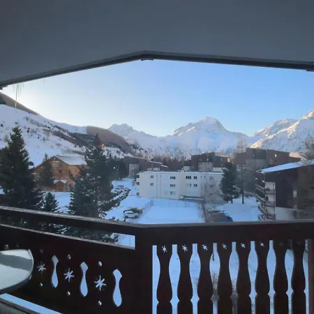Plein Sud , Centre Station , Pied Des Pistes , Parking ,wifi , 30 M2 , 4p